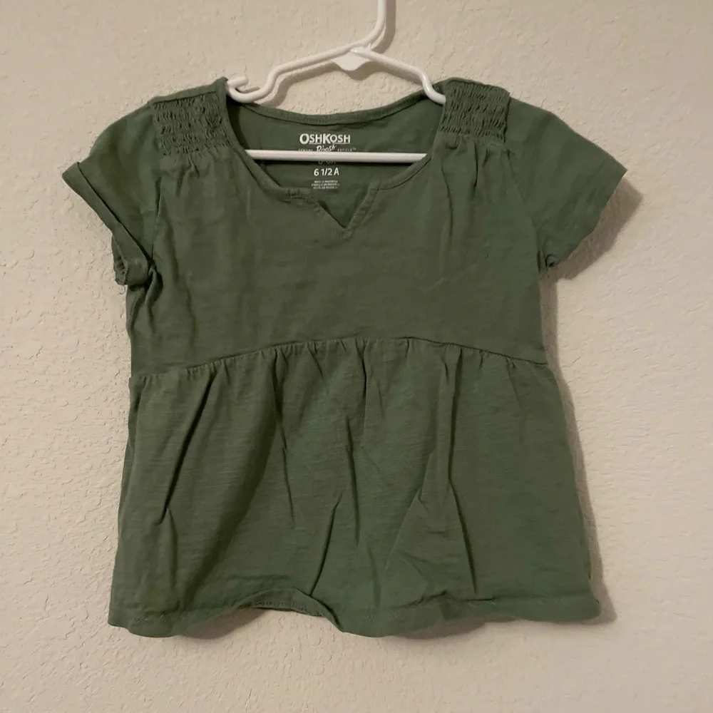 OshKosh B'gosh Green Short Sleeve Kids Tee size 6/6X